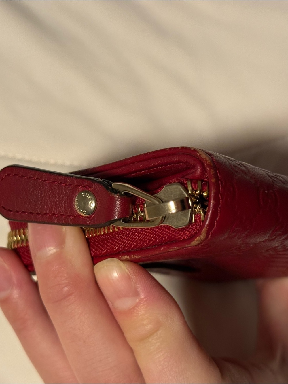 Gucci Women's Embossed Microguccissima Leather Zip Wallet in Deep Red - Picture 9 of 10